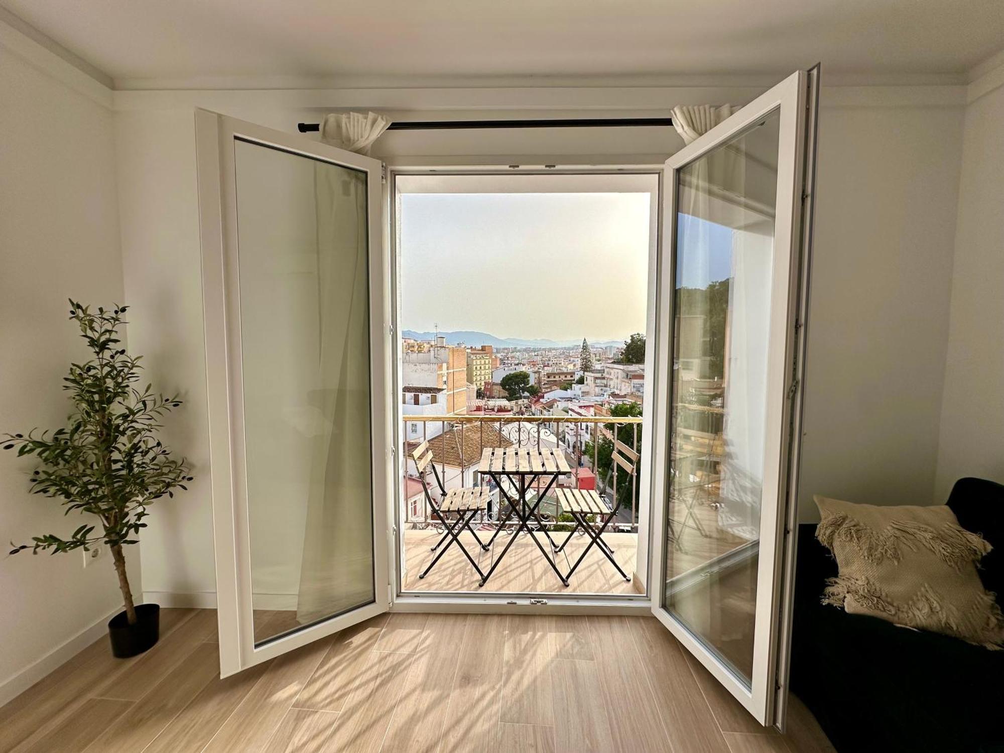 شقة Atico Con Solarium Y Bbq Cerca Del Centro 6 Pax مالقة المظهر الخارجي الصورة